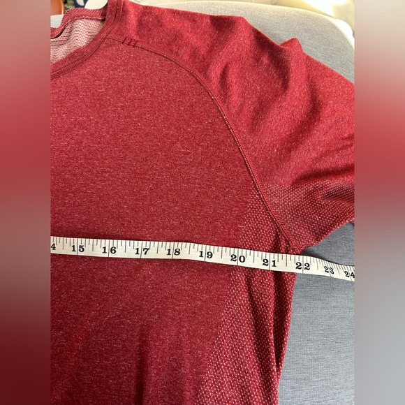 Lululemon Men’s Performance Short-Sleeve Crew Neck Shirt. Size Large - Picture 8 of 9